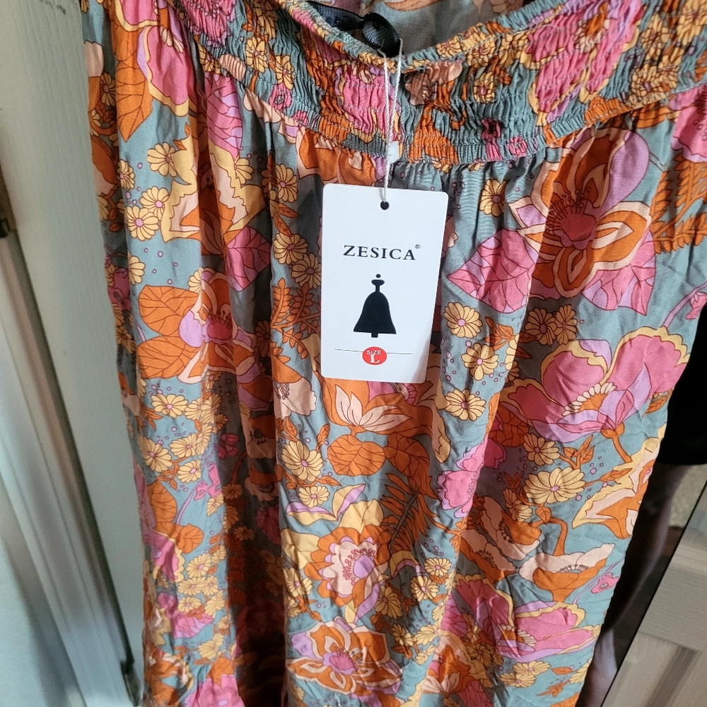 Floral Maxi Dress with Pink and Orange Accents With Pockets.     32 - Picture 5 of 11